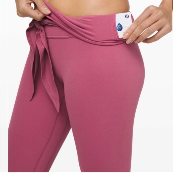 Lululemon Leggings Align Pant 28" *Wrap
Waist Size 2 mauve pink - Picture 10 of 11